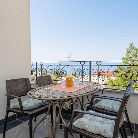 1 Bedroom Stunning Apartment In Makarska Zewnętrze zdjęcie
