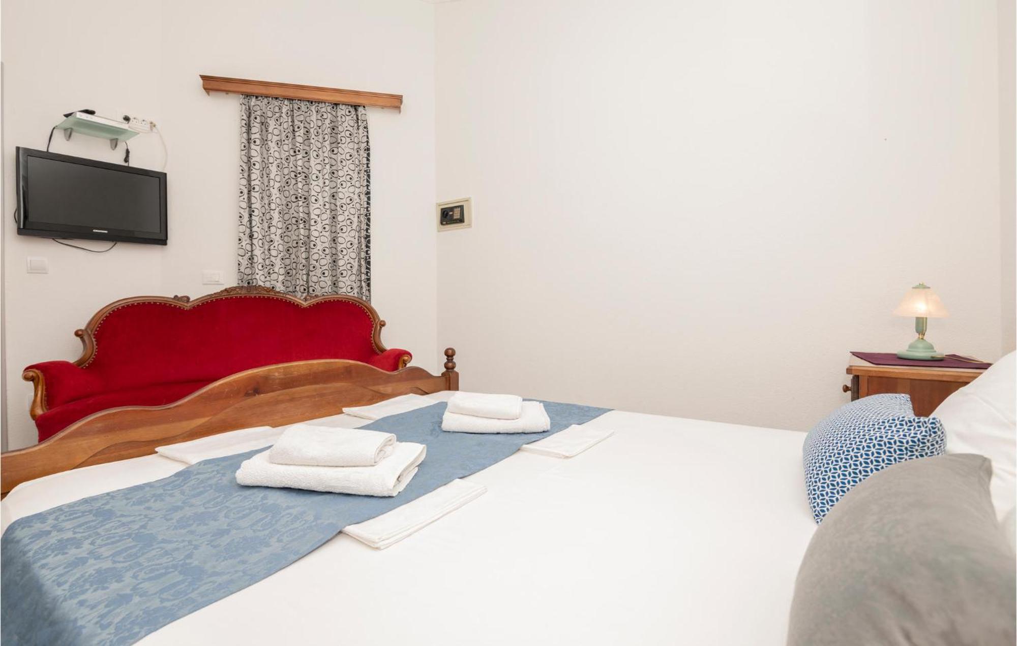 1 Bedroom Stunning Apartment In Makarska Zewnętrze zdjęcie